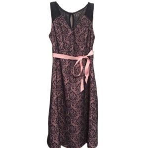 Gorgeous! Navy and Pink Motherhood Maternity dress